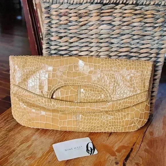 Nine West Tan Croc Embossed Folding Clutch Purse Vegan - Picture 3 of 13